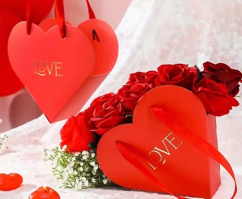 Amour Rouge Heart Rose Box
