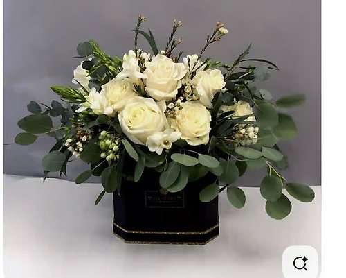Deluxe Black & White Affair Medium Box