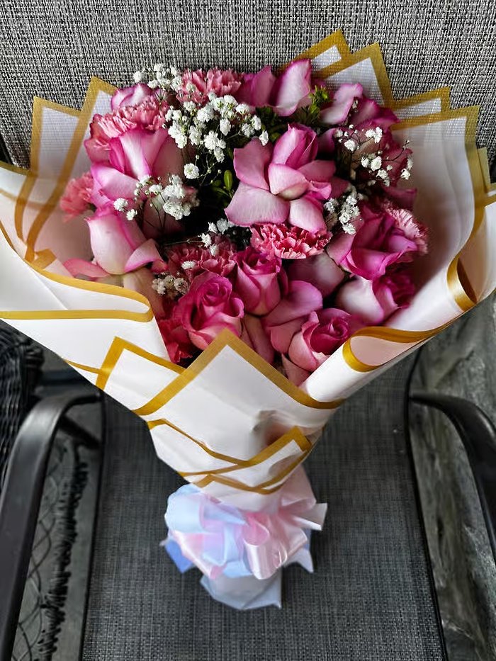 The Devoted Mom - Pink roses