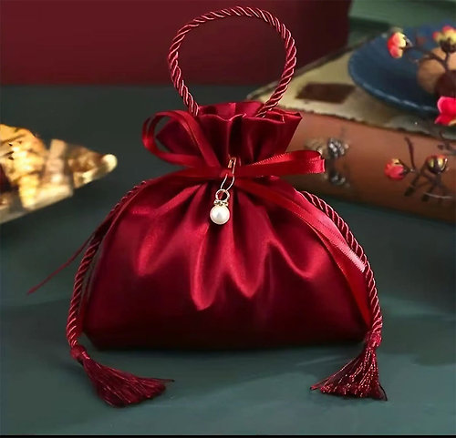 Fancy Velvet Bag with A Rose inside
